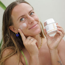 Load image into Gallery viewer, Vitamin C Moisturiser